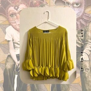 🆕 🎉 “acid green” neon green silky & flowy petal hem & cuff blouse top